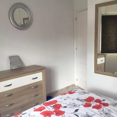 酒店 Lovely South Facing Refurbished Townhouse In Area 比利亚马丁