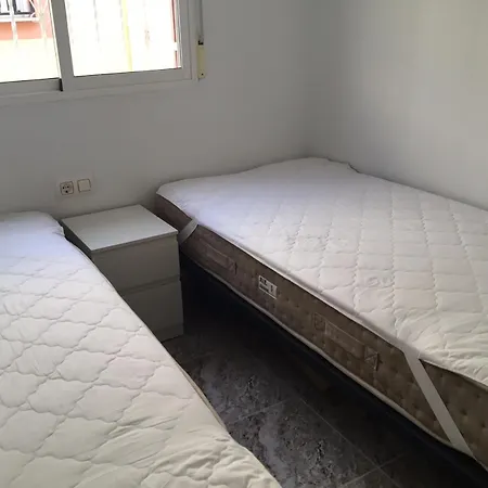 Lovely South Facing Refurbished Townhouse In Area 酒店