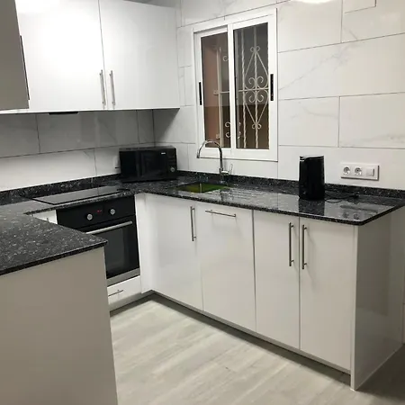 酒店 Lovely South Facing Refurbished Townhouse In Area 3*